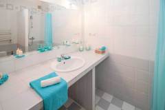 bathroom-2094716_1920