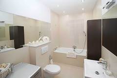 bathroom-2094733_1920-1